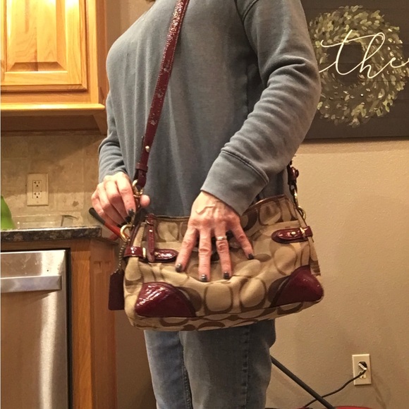 Coach Cross-body Medium Signature Handbag - Picture 11 of 12